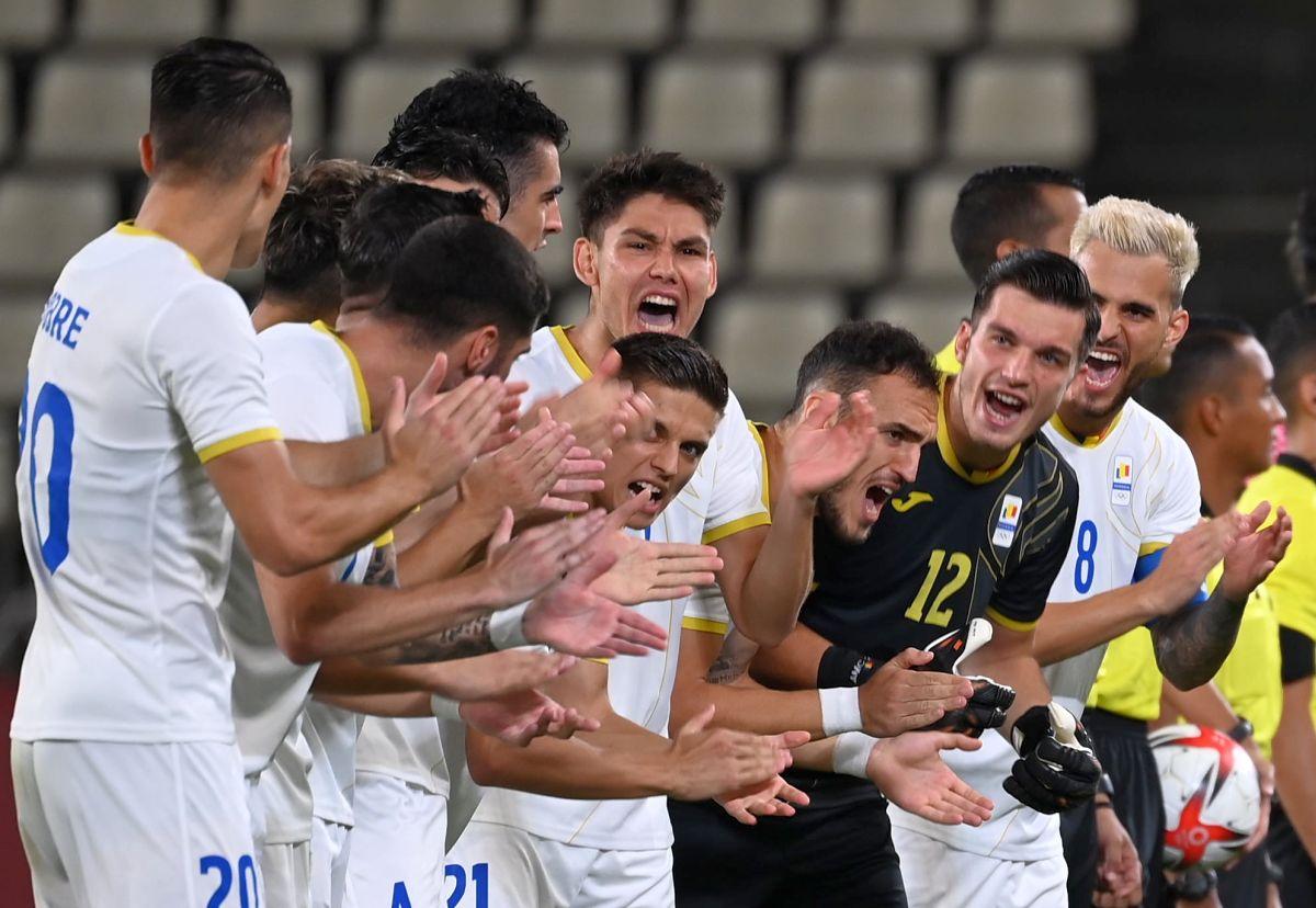 Roșu la debut » Pariul lui Rădoi a luat două „galbene” în 20 de minute și a fost eliminat!