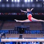 Larisa Iordache, la bârnă
(foto: Raed Krishan - Tokyo)