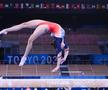 Larisa Iordache, la bârnă
(foto: Raed Krishan - Tokyo)