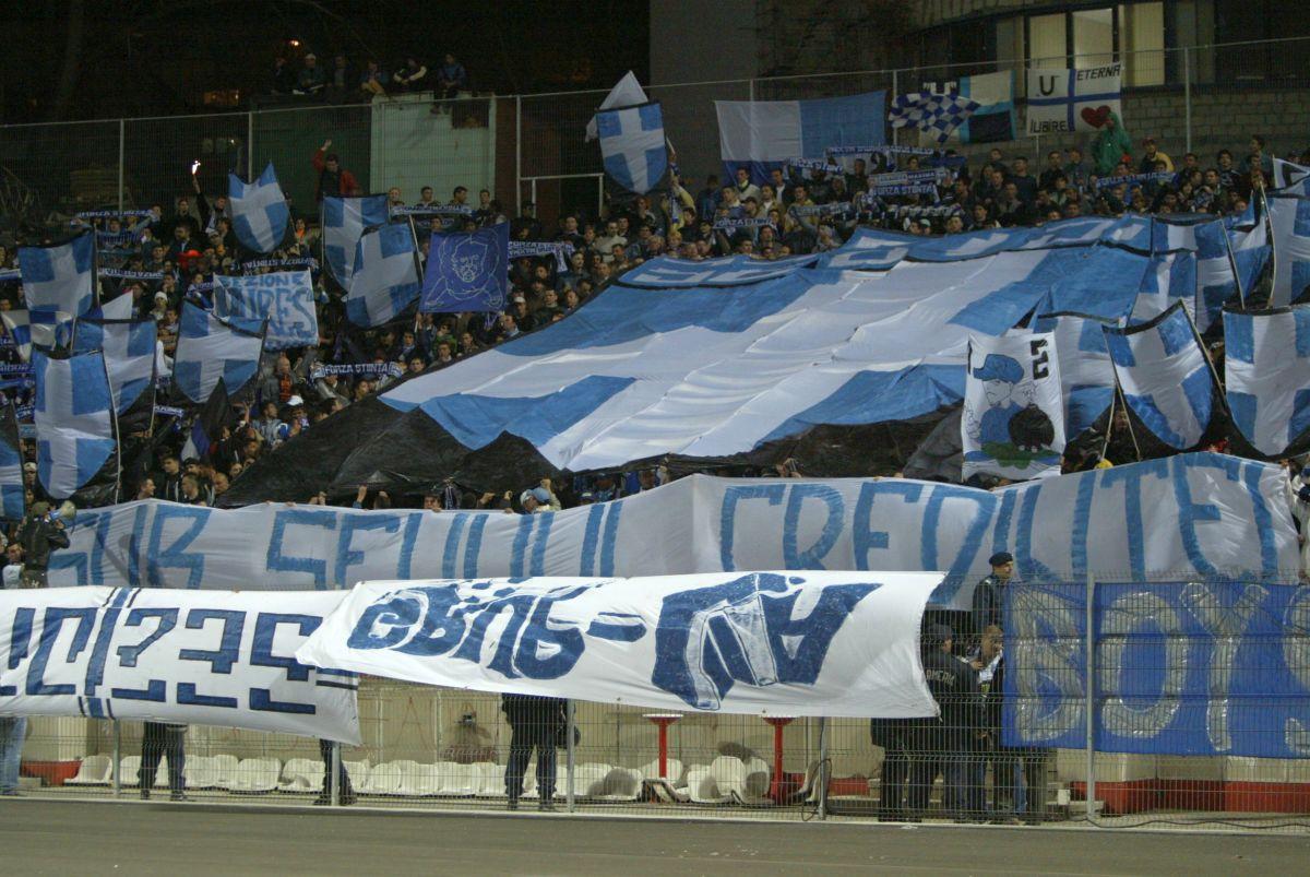 Au început șicanele! PCH îi ironizează pe ultrașii lui FCU Craiova, înaintea meciului direct » Azi a venit replica oltenilor: „Se ascund după perdelele geamurilor din autocar când intră în județ”