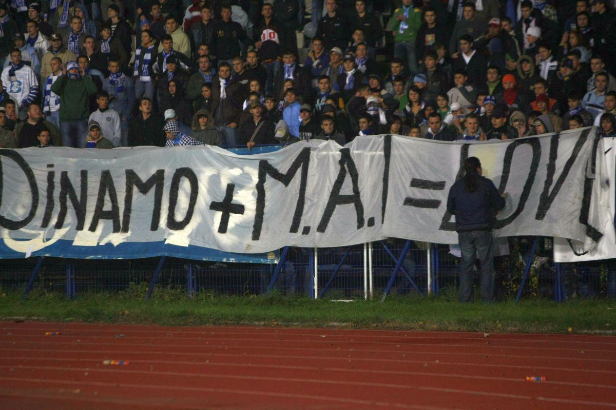 Rivalitate, ironii și orgolii duse la extrem » 35 de imagini spectaculoase din meciurile FCU Craiova - Dinamo