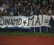Ultrașii lui Dinamo și cei din Peluza Sud 1997 s-au întrecut de-a lungul anilor în scenografii spectaculoase și mesaje ironice / Sursă foto: Arhivă Gazeta Sporturilor