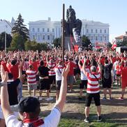 Începând cu ora 18:30, suporterii de la UTA organizează un miting în Arad