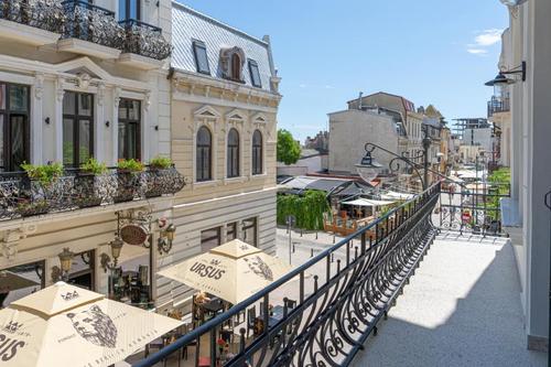 Fațada hotelului, clădirea restaurată aproape integral