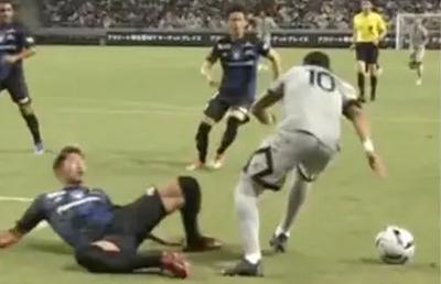 Simularea carierei » Cum s-a făcut de râs Neymar în Japonia