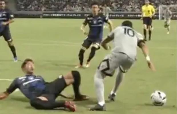 Simularea carierei » Cum s-a făcut de râs Neymar în Japonia