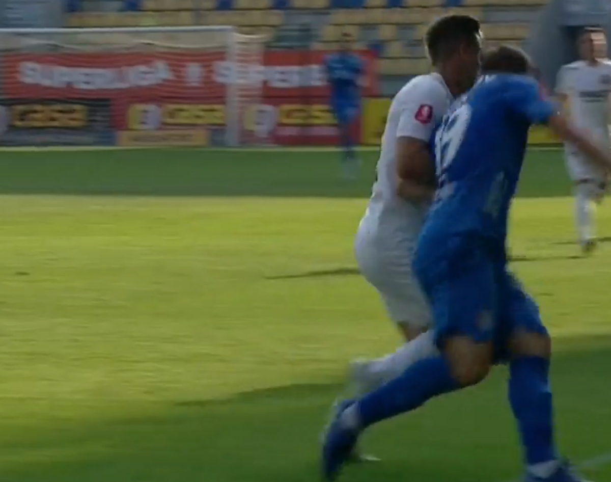 Atenție, imagini dure în Liga 1: hemoragie nazală și hematom pronunțat după o lovitură nesancționată de arbitri