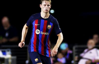 Frenkie de Jong, îndemnat să dea FC Barcelona în judecată: „Este imoral, încalcă legea!”
