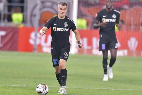 Darius Olaru, în Rapid - FCSB 2-0 // foto: Facebook @ FCSB