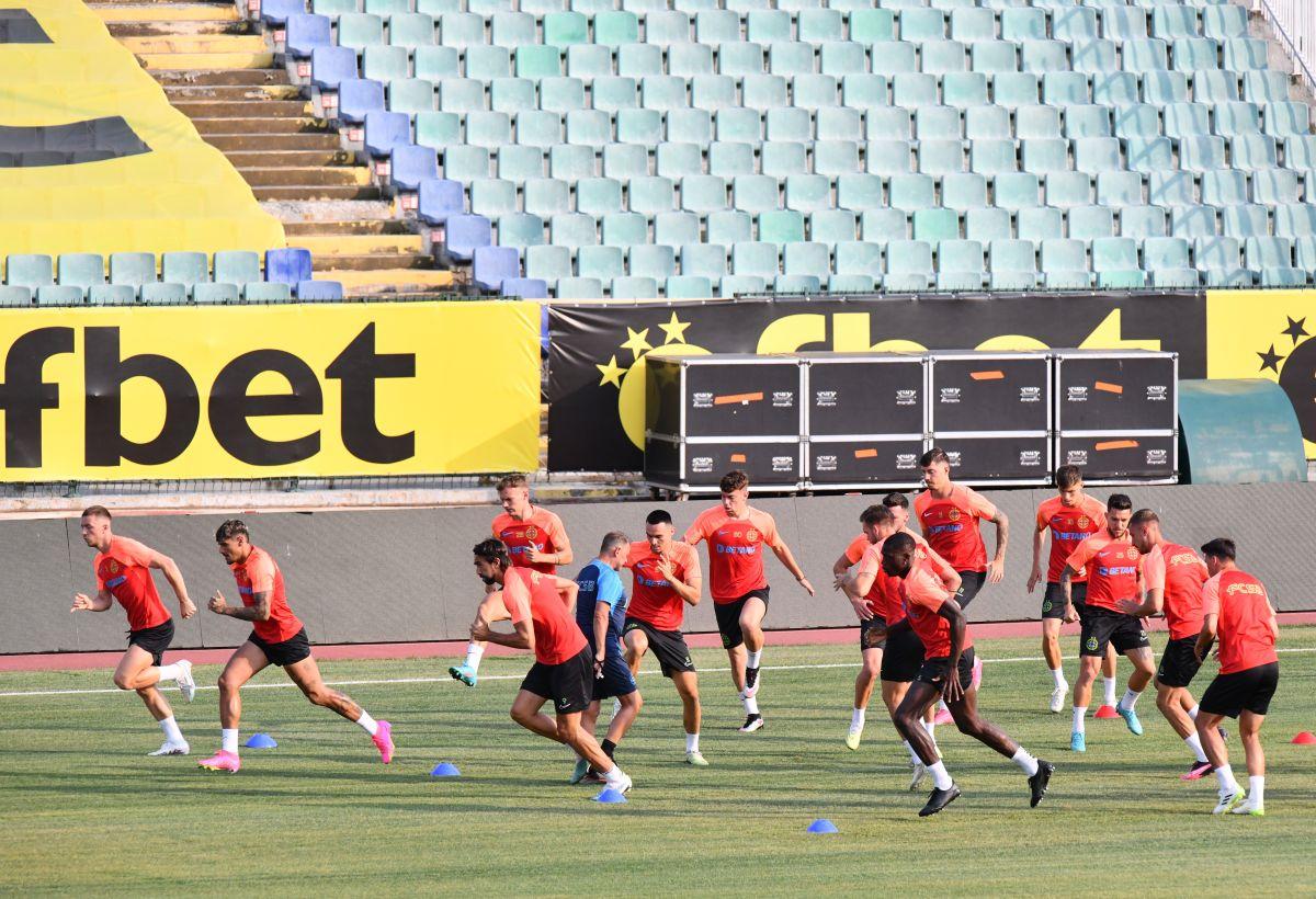 Cine a mers alături de FCSB în Bulgaria » Nu ratează niciun meci + Prezență surprinzătoare la antrenament