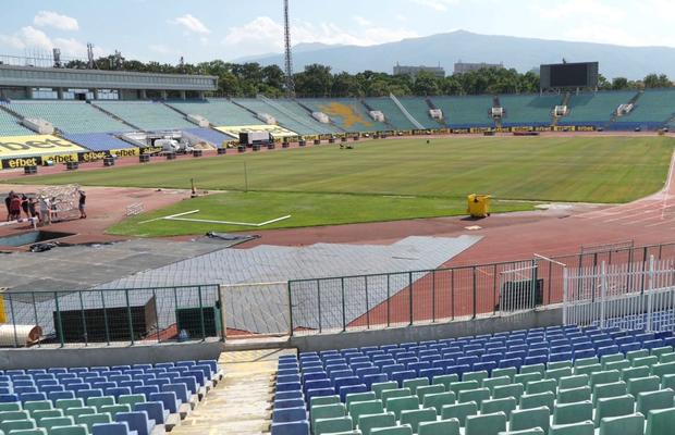 Ca în anii '90 pe stadioanele din România! » Detaliul remarcat de reporterii GSP înainte de CSKA 1948 - FCSB