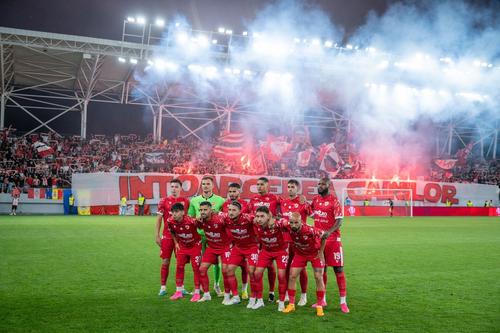Dinamo a avut doar 4 jucători români în echipa de start la meciul cu Universitatea Craiova FOTO: GSP