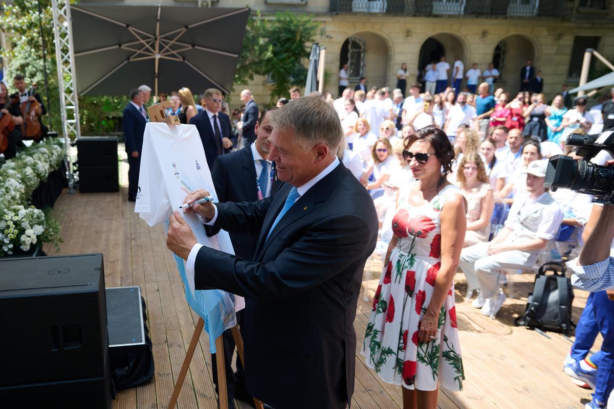 Cât a plătit Klaus Iohannis pentru avionul de lux care l-a dus la Jocurile Olimpice de la Paris » Suma e aproape ireală!