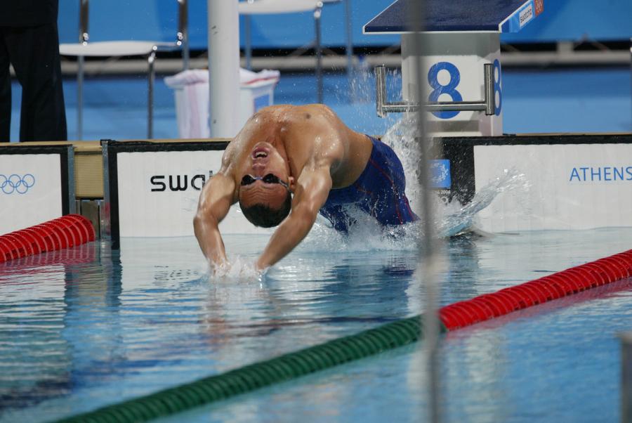 Răzvan Florea în bazinul de la Atena FOTO Cristi Preda Răzvan Florea, singurul medaliat olimpic român la înot, a dat pronosticurile pentru probele lui David Popovici de la Paris: „Nu are cine să îl bată la 200. La 100 e ceva mai complicat”