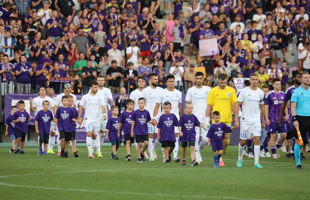 4 detalii de la chinul Maribor - Craiova » Recordul lui Bancu, prostia și nervii lui Maldonado și de ce Universitatea a jucat fără sponsorul principal pe tricouri