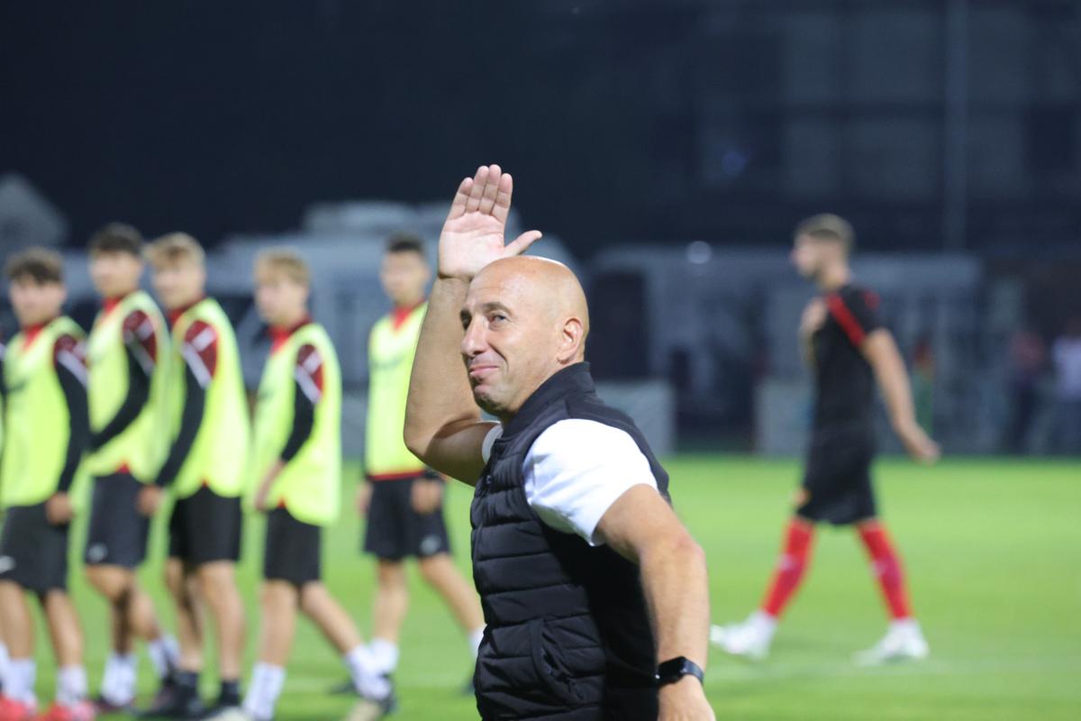 După derapajul din final, Robert Ilyes a vorbit despre lecții de civilizație: „Cu Dinamo, circ. Fanii Rapidului au făcut dreptate!”