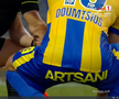 Accidentare horror a tușierului la Metaloglobus - Petrolul. FOTO: captură Prima Sport