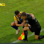 Accidentare horror a tușierului la Metaloglobus - Petrolul. FOTO: captură Prima Sport