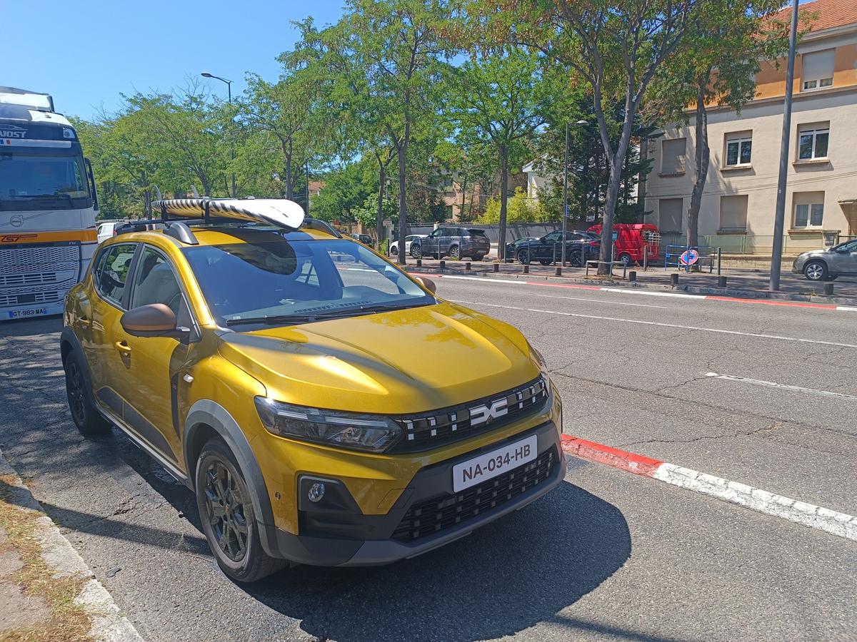 Primele imagini cu Dacia Sandero Stepway