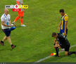 Accidentare horror a tușierului la Metaloglobus - Petrolul. FOTO: captură Prima Sport