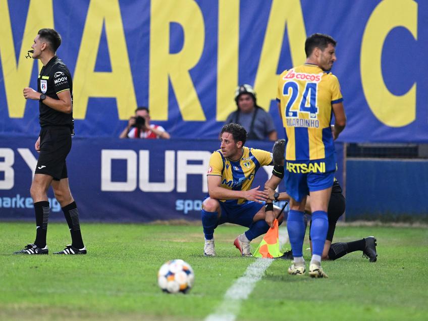 Accidentare horror a tușierului la Metaloglobus - Petrolul / Foto: sportpictures.eu