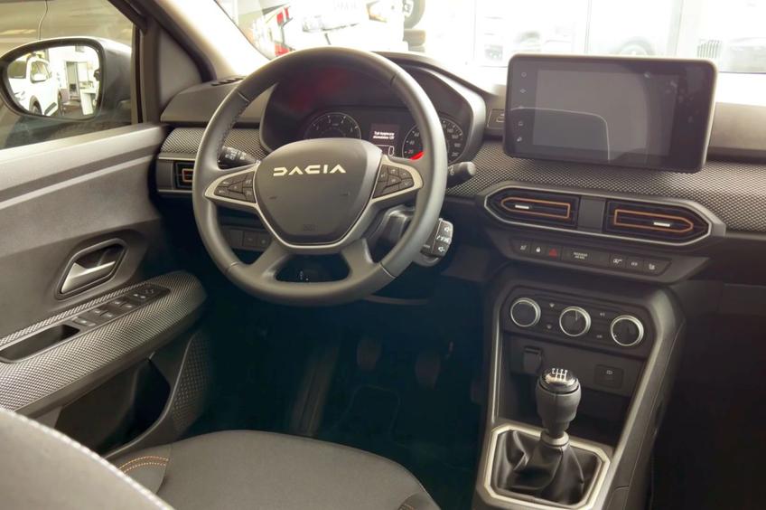 Primele imagini cu Dacia Sandero Stepway