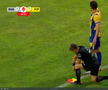 Accidentare horror a tușierului la Metaloglobus - Petrolul. FOTO: captură Prima Sport
