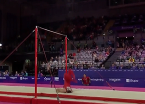Cădere teribilă la Jocurile Commonwealth-ului! Un gimnast de 19 ani s-a lovit cu capul de saltea, iar arena a amuțit