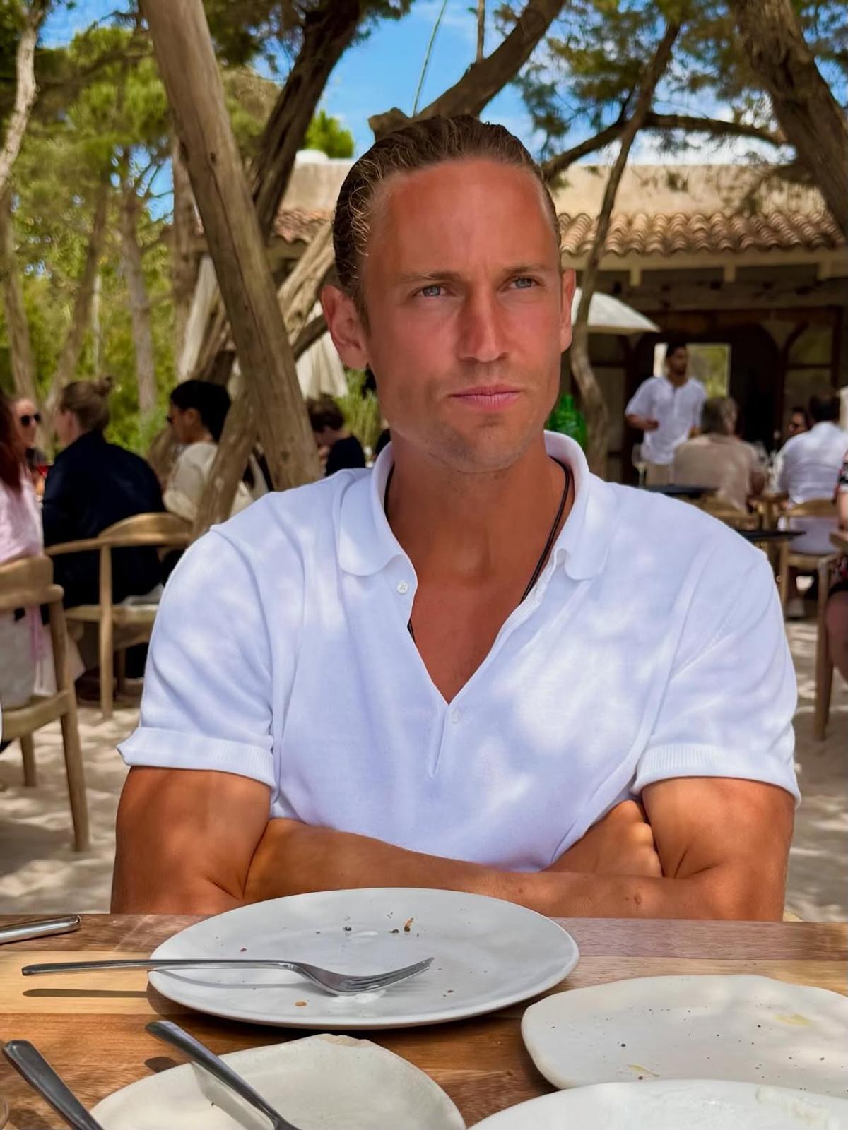 Ferran Torres și Marcos Llorente, surprinși împreună în ipostaze tandre la Ibiza