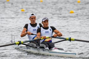 Bronz tricolor la dublu rame masculin la Campionatele Mondiale de canotaj tineret de la Duisburg, singura distincție în prima zi a finalelor