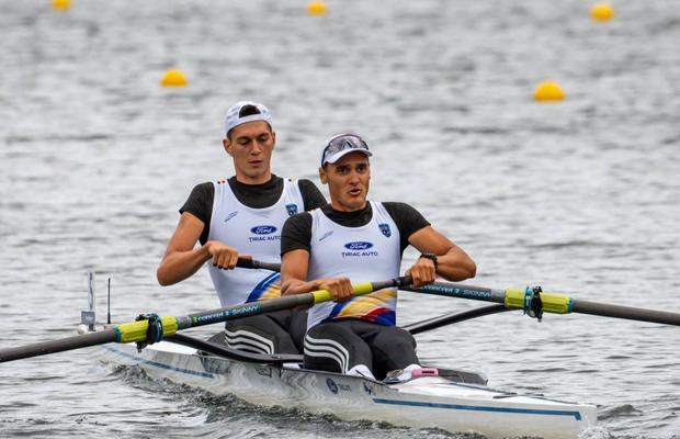 Bronz tricolor la dublu rame masculin la Campionatele Mondiale de canotaj tineret de la Duisburg, singura distincție în prima zi a finalelor