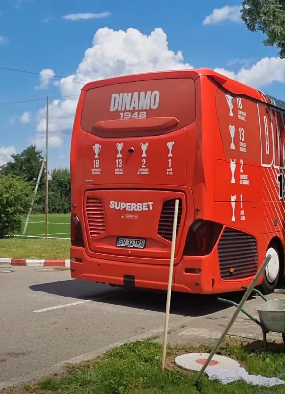 Dinamo a corectat gafa de pe autocar