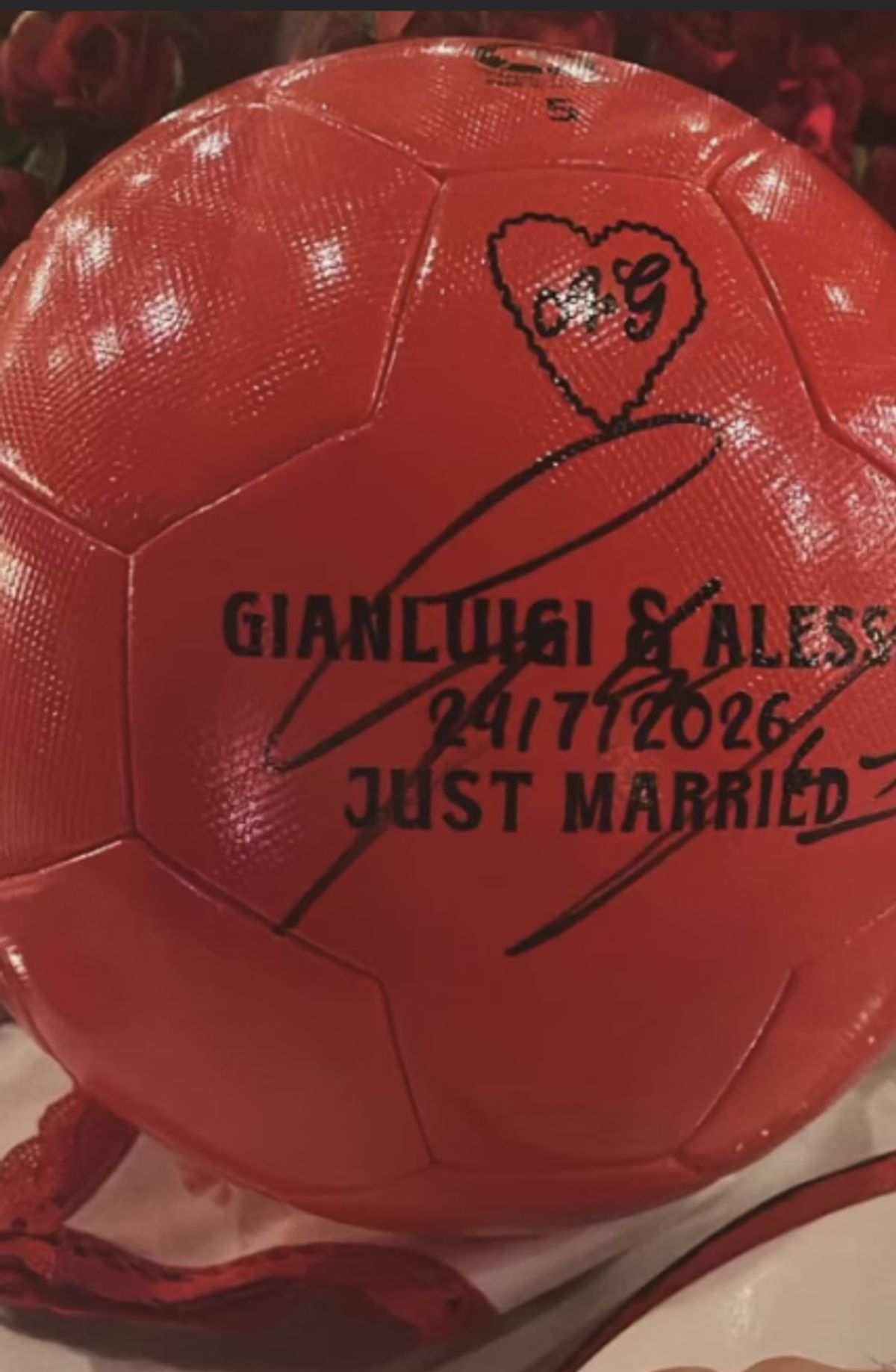 Gafă sinistră, în direct, la nunta verii în fotbal: „Aici vor avea loc funeraliile căpitanului naționalei!”