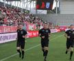 Istvan Kovacs și secunzii săi, încălzire înainte de Dinamo - Universitatea Craiova // foto: Ionuț Iordache