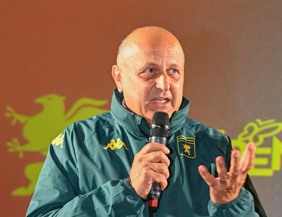Dan Șucu a venit în cantonamentul echipei și a luat cuvântul în fața a 3.000 de suporteri