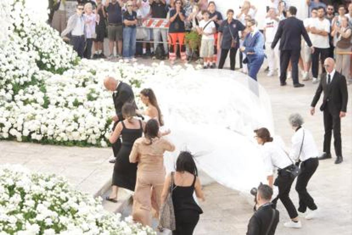 Gafă sinistră, în direct, la nunta verii în fotbal: „Aici vor avea loc funeraliile căpitanului naționalei!”