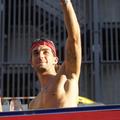 Ferran Torres, în autocarul descoperit, la parada cu trofeul Mondial. Foto: Imago Images