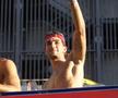 Ferran Torres, în autocarul descoperit, la parada cu trofeul Mondial. Foto: Imago Images
