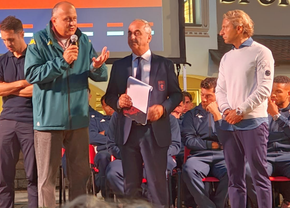 Dan Șucu a venit în cantonamentul echipei și a luat cuvântul în fața a 3.000 de suporteri
