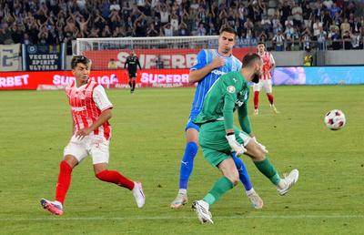 4 faze delicate de arbitraj în Dinamo - Universitatea Craiova: gol anulat, eliminare, gol validat, penalty!