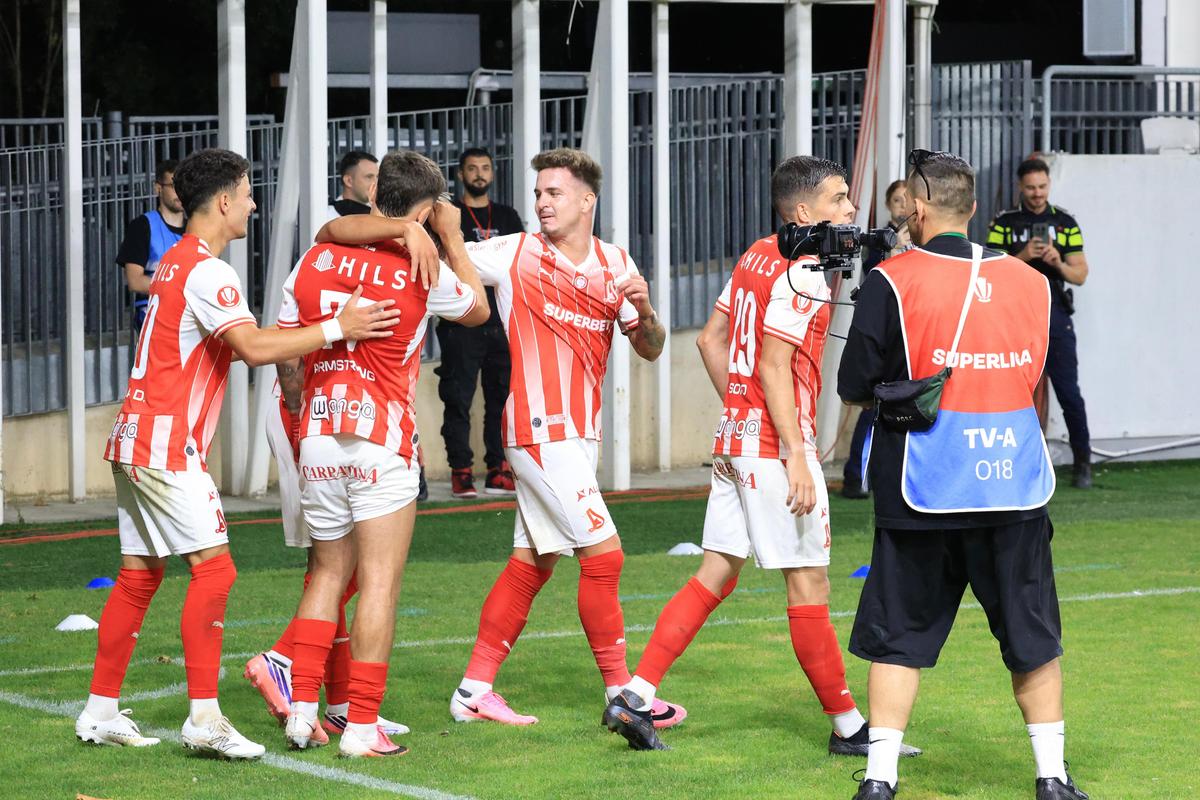 Dinamo - Universitatea Craiova 5-1 » Noaptea „câinilor”! Dinamo a îngenuncheat campioana, Craiova KO!