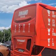 Dinamo a corectat gafa de pe autocar // foto: captură facebook @Fotografii din peluza