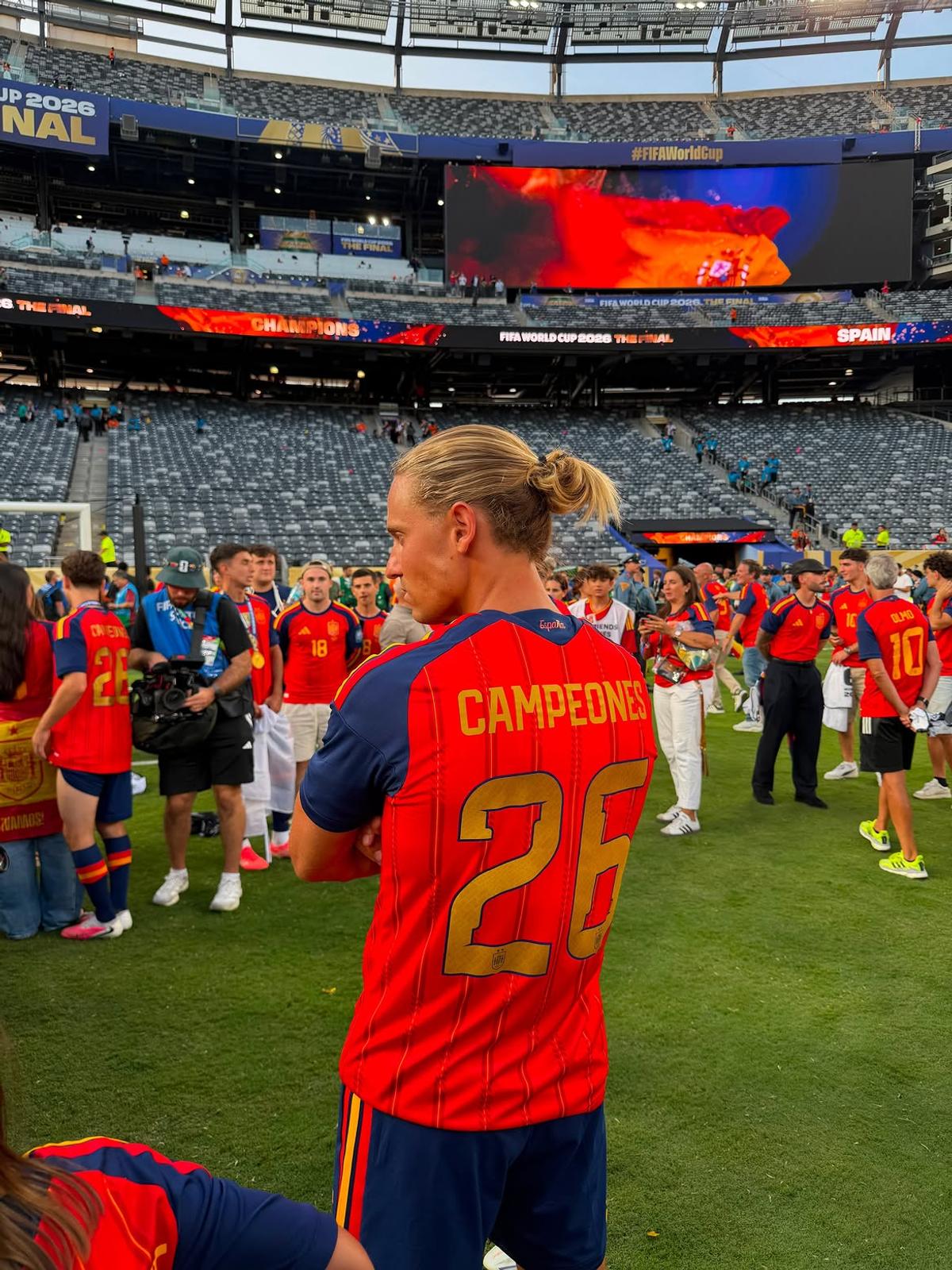 Ferran Torres și Marcos Llorente, surprinși împreună în ipostaze tandre la Ibiza