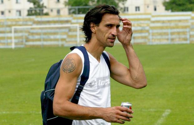 FCSB // Bogdan Argeș Vintilă și alter ego-ul său hip-hop, VBA » Piesa lansată la finalul anilor '90: „Am venit din stradă, sunt crescut în cartier...”