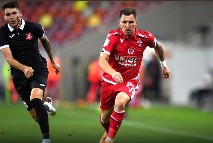Deian Sorescu (dreapta) a marcat golul lui Dinamo în remiza cu Hermannstadt, 1-1