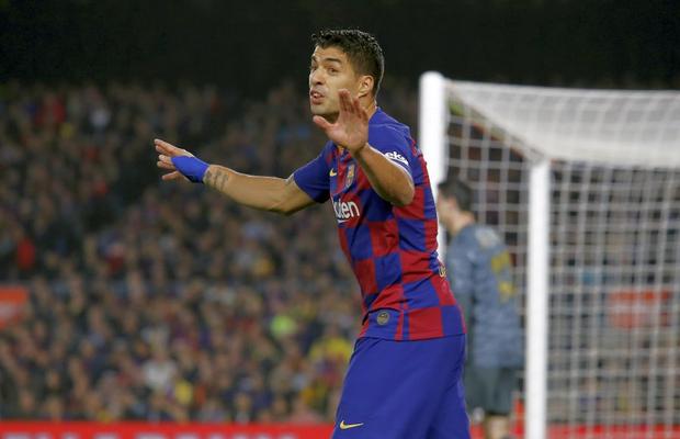 Destinație surpriză pentru Luis Suarez » Un colos al Europei l-a pus pe lista de transferuri