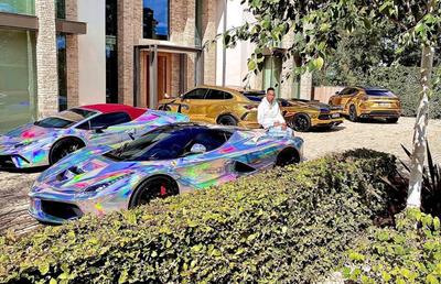 FOTO Aubameyang și-a deschis garajul de lux: Ferrari de 2,2 milioane de euro și 4 Lamborghini, dar și un „intrus” de numai 25.000 de euro