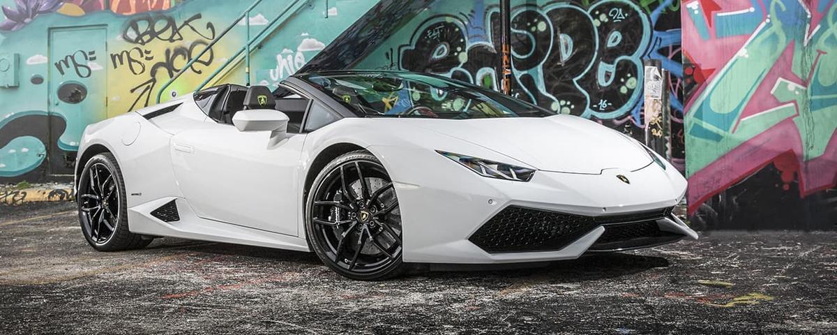 FOTO Aubameyang și-a prezentat colecția de bolizi: are un Ferrari de 2,2 milioane de euro și patru Lamborghini