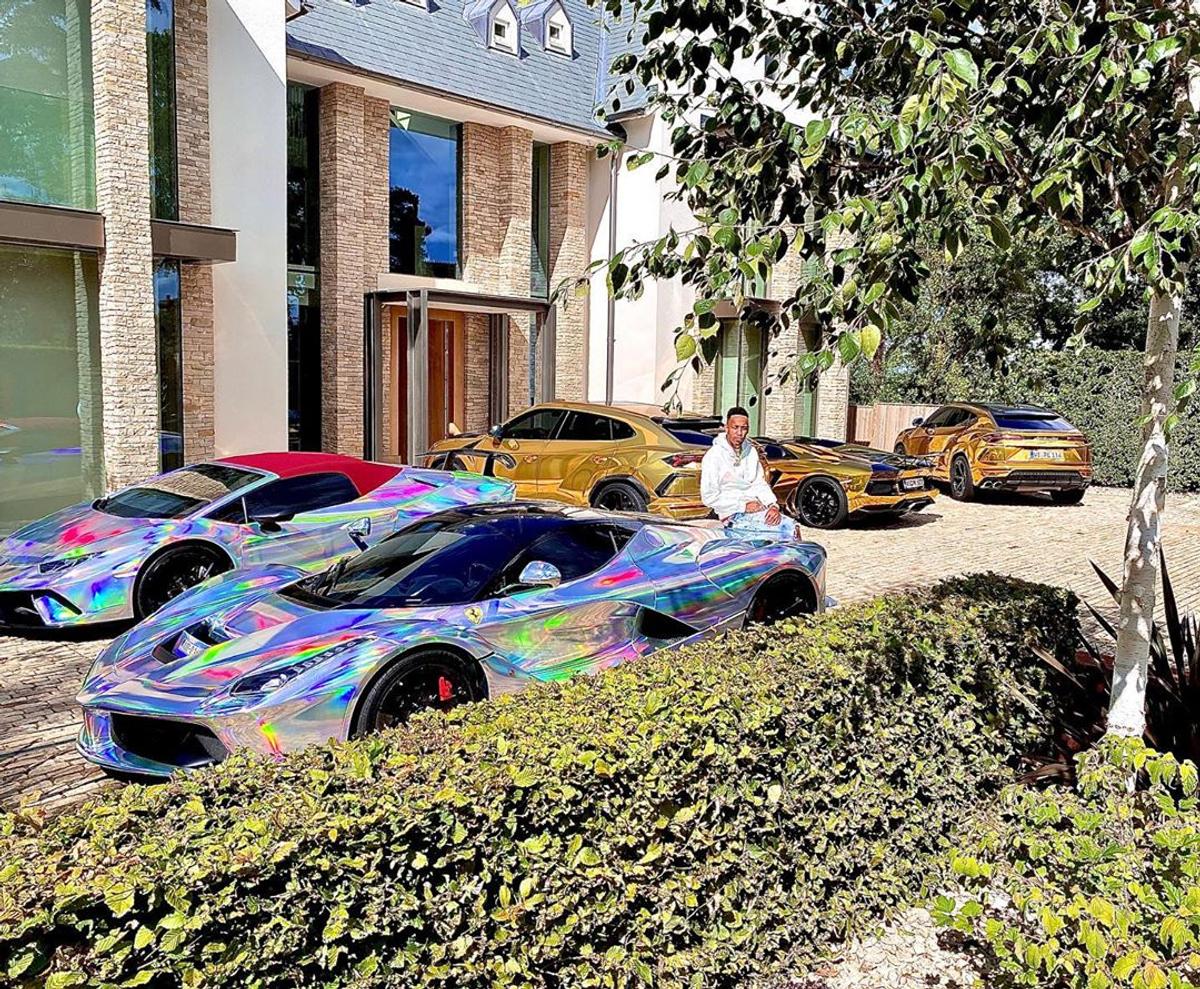 FOTO Aubameyang și-a prezentat colecția de bolizi: are un Ferrari de 2,2 milioane de euro și patru Lamborghini