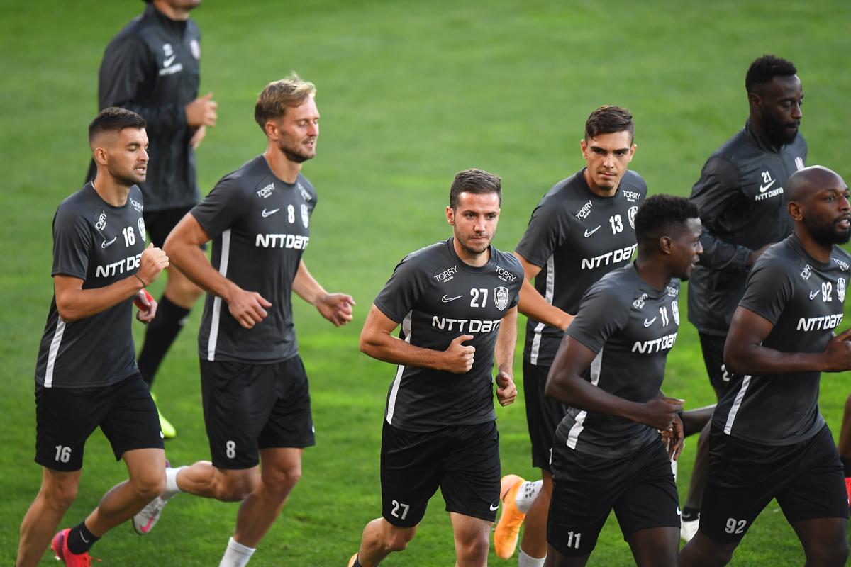 CFR CLUJ - DINAMO ZAGREB. VIDEO Dan Petrescu, conferință incendiară: „Eu sunt prost, nu?! Chiar ar fi normal să fim eliminați de croați!”